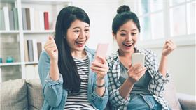 LINE Bank宣布9月推薦好友到LINE Bank開戶，加碼抽iPhone 14 Pro。（圖／LINE Bank提供）