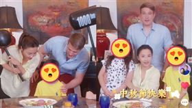 馬雅舒全家拍攝中秋影片，網友聚焦在馬雅舒的凍齡外貌。（組合圖／翻攝自Robbie&Yaya 抖音）