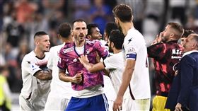 ▲尤文圖斯與薩勒尼塔納球員發生衝突。（圖／美聯社／達志影像）