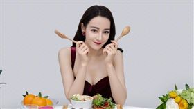 ▲女星。（圖／翻攝自微博）