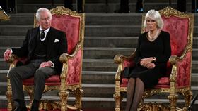 英國國王查爾斯「國會接受弔唁」　承諾維護憲政原則▲。（圖／美聯社／達志影像）