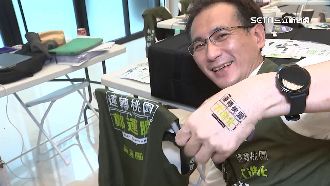 獨／鄭運鵬搶攻家長票　推競選小物