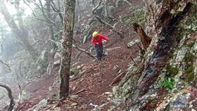 ▲台北地方法院法官陳伯均登池有山失蹤至今，消防人員持續搜救中。（圖／翻攝畫面）