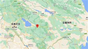 亞美尼亞和亞塞拜然自2020年底為了爭奪有爭議的納戈爾諾．卡拉巴赫（Nagorno-Karabakh，簡稱納卡區，紅標處）地區而交火，此後經常傳出槍戰。（圖／翻攝自google map）