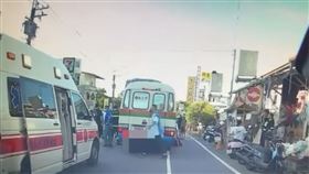 東大特教校車追撞大貨車