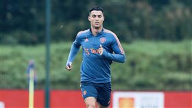 ▲傳C羅收到沙烏地阿拉伯球隊的報價，合約價值高達2.11英鎊。（圖／翻攝自曼聯推特）