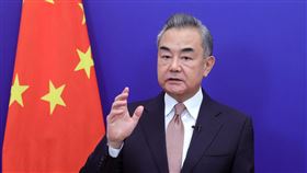 中國國務委員兼外長王毅12日在紀念中日邦交正常化50週年研討會開幕視訊致詞，提出構築新時代中日關係的5點看法，包括對台灣等涉及兩國關係根本的重大原則問題不能絲毫含糊。（圖／翻攝自中國外交部網頁mfa.gov.cn）
