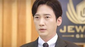 先前韓媒公布吸毒男星打碼照，被網友認出李尚寶（이상보）。（圖／翻攝自韓網）