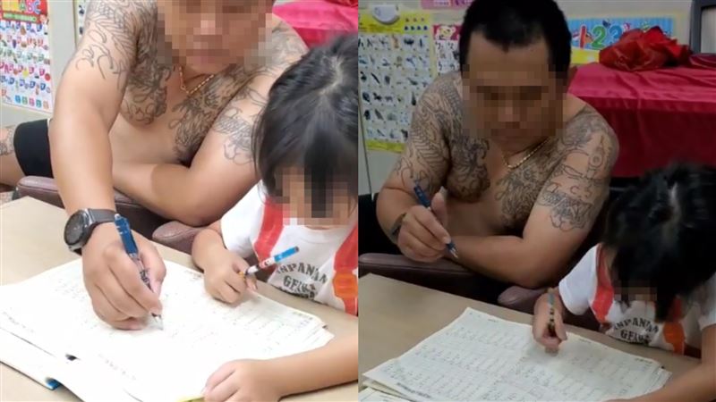 刺青爸陪愛女寫作業　專業手勢狂圈粉