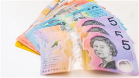 印有英國女王頭像的澳幣五元。（圖／翻攝自unsplash圖庫）