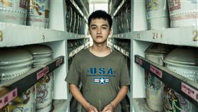 《兜兜風》黃劭揚在片中和父親顯少溝通，透露與現實中的父子關係相似。（圖／瀚草影視提供）