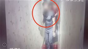 ▲民眾在臉書靠北警察爆料，萬華偵查隊員警到阿公店喝花酒還打小姐。萬華分局澄清無打人。（圖／翻攝畫面）