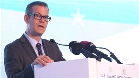 Colin Kahl、卡爾（圖／翻攝自Dr. Colin Kahl臉書）facebook.com/Dr-Colin-Kahl-109149641903930/photos/?ref=page_internal