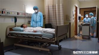 飾演菜鳥醫　男星曝：奶奶也是染疫亡