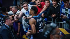 ▲安戴托昆波（Giannis Antetokounmpo）率領的希臘在8強意外出局。（圖／翻攝自FIBA官網）