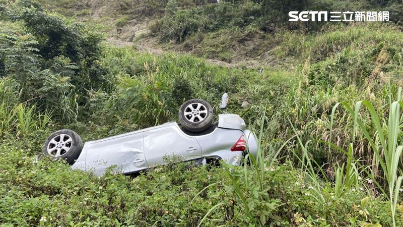 新／閨密遊小溪頭墜深谷　1死4傷