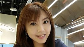 劉樂妍經常高談闊論政治，被稱為「女版黃安」。（圖／翻攝自劉樂妍微博）