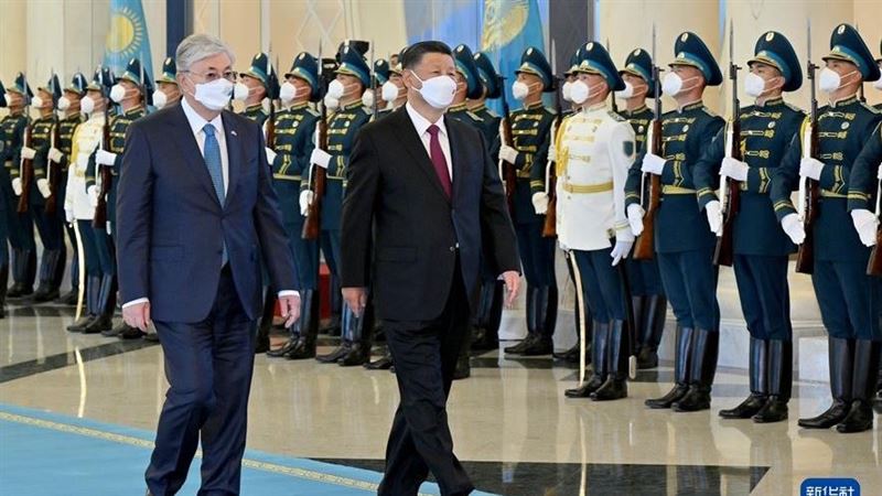 快3年沒出國！習近平下機腳滑險慘摔