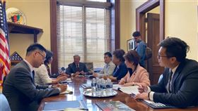 美國參議院外委會通過《台灣政策法》，何志偉分析3重大意義。（圖／翻攝自何志偉臉書）