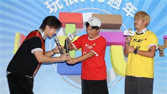 二女兒懷女寶寶　吳宗憲豪砸200萬