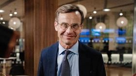 瑞典大選確定由右派險勝，右派陣營領袖之一的克里斯特森（前）15日起著手組建新政府。（圖／翻攝自Ulf Kristersson IG）