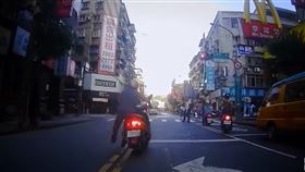 騎車,機車,汐止,滑稽,練過,一氣呵成,行雲流水