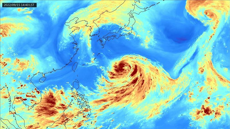 南瑪都吃水氣增強中　北台周末防雨彈