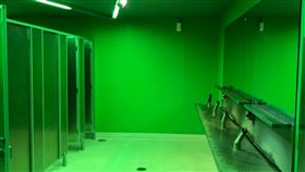 廁所,公廁,綠燈,陰森,鬼,驚悚,血管,吸毒