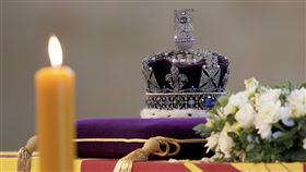 英國女王王冠。（圖／美聯社／達志影像）