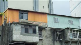 鐵皮屋/頂加示意圖(記者陳弋攝影)