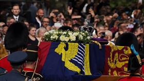 伊麗莎白二世　移靈https://www.facebook.com/photo?fbid=640130594338030&set=pcb.640130694338020