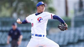 黃保羅5局飆7K  台灣U18世界盃棒球賽首戰奪勝台灣隊11日在U18世界盃棒球賽首戰出戰義大利，投手黃保羅（圖）投5局失1分，僅被敲出2支零星安打，狂飆7次三振，助球隊以2比1險勝義大利。（中華民國棒球協會提供）中央社記者黃巧雯傳真  111年9月11日