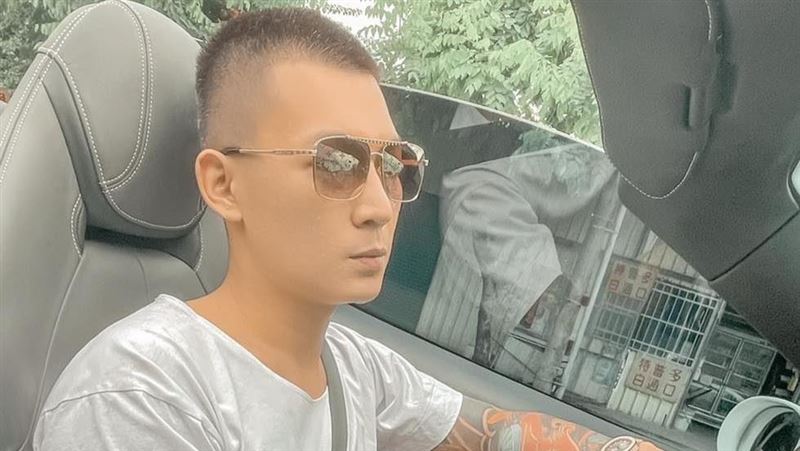 鳳梨昔犯法挨罵　遭酸89高EQ回應