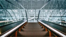 電扶梯。（圖／翻攝自免費圖庫Pexels）