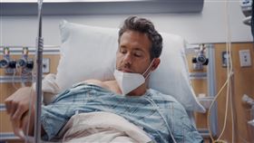 「死侍」萊恩雷諾斯長大腸息肉。（圖／翻攝自萊恩雷諾斯YouTube）