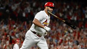 ▲普侯斯（Albert Pujols）炸裂生涯第698轟。（圖／翻攝自紅雀推特）