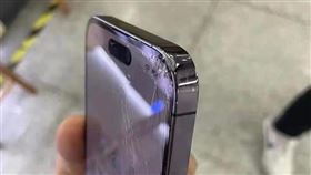 愛瘋14,iPhone 14,官網,蘋果,首摔,螢幕,維修(翻攝自 爆廢公社)