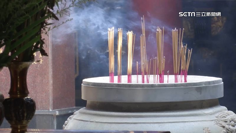 徵廟祝月薪5萬　限男、夫妻俱全惹議