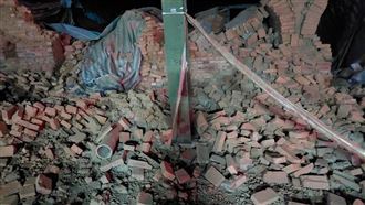 池上萬安磚窯場被震垮　磚牆慘烈崩落