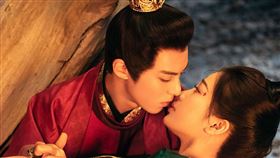 《蒼蘭訣》王鶴棣、虞書欣、（圖／愛奇藝國際站提供）