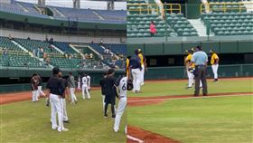 地震,中華職棒,何信標