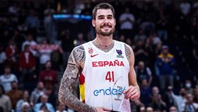 ▲胡安（Juancho Hernangomez）在電影《必勝球探》中扮演主角波克魯茲，上演籃球生涯大逆襲，現實生活也美夢成真，在歐錦賽冠軍戰中大爆發，幫助西班牙奪得金牌。（圖／翻攝自FIBA官網）