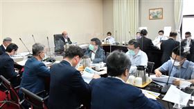 行政院長蘇貞昌今（19）日上午8時召開擴大防疫會議。（圖／行政院提供)