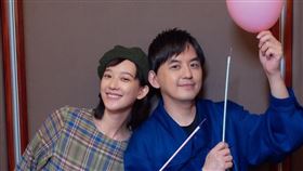 藝人孟耿如（左一）和黃子佼（右一）今年5月寶貝女兒「黃玉米」平安出生。（圖／翻攝孟耿如臉書）