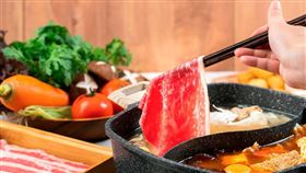 「和牛涮」推出免費升級「澳洲金牌純血和牛吃到飽」優惠。（圖／王品集團提供）