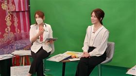 前主播薛楷莉邀許藍方探討性教育。（圖／中天提供）