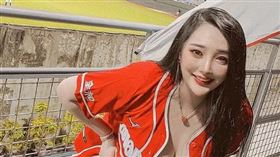  （圖／翻攝自黃靜IG）