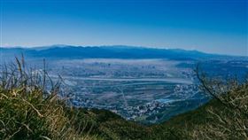 台北盆地https://www.flickr.com/photos/wongwt/24929176911/in/photolist-x81bm9-E88BYP-DaHGtg-DYUxM2-DWFTNy-DaJ2Yi-E88Hc4-DyCPbx-G5tUFF-G5ryJk-e3wryn-cmMLL7-nPLi6U-usyWtK-BDS85e-B6mdN4-B6mdvF-AGkzbJ-BDS7R8-A