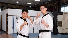 蘇麗文和劉書豪在劇中對打。（圖／中視提供）