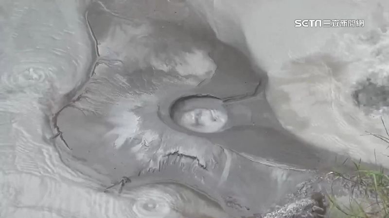 和地震有關？關子嶺寶泉橋露頭　冒黑色液體